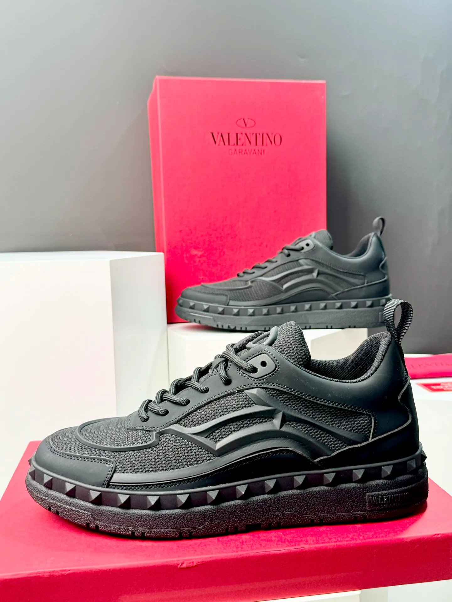 Men's shoes 💰440 Valentino "VALENTINO" hot sale ❤️ Counters ship at the same time 1:1 👏 Imported cowhide + mesh lining 🐂 Couple's casual fashion sneakers, exquisite workmanship, original original outsole 38-44 (45 customized, non-refundable)